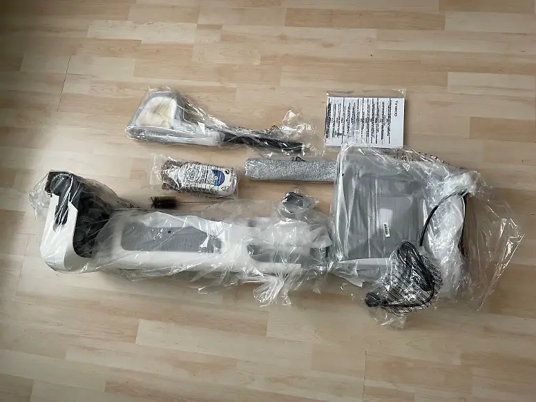 TEst Wischsauger Tineco plastikteile in Plastik und nochmal in Plastik